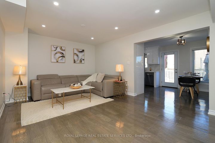 Photo 4 at 1747 Cobra Crescent, Uptown, Burlington