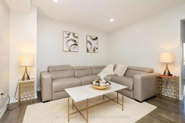 Photo 6 at 1747 Cobra Crescent, Uptown, Burlington