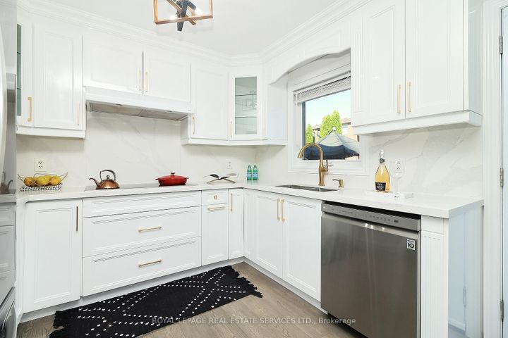 Photo 8 at 1747 Cobra Crescent, Uptown, Burlington