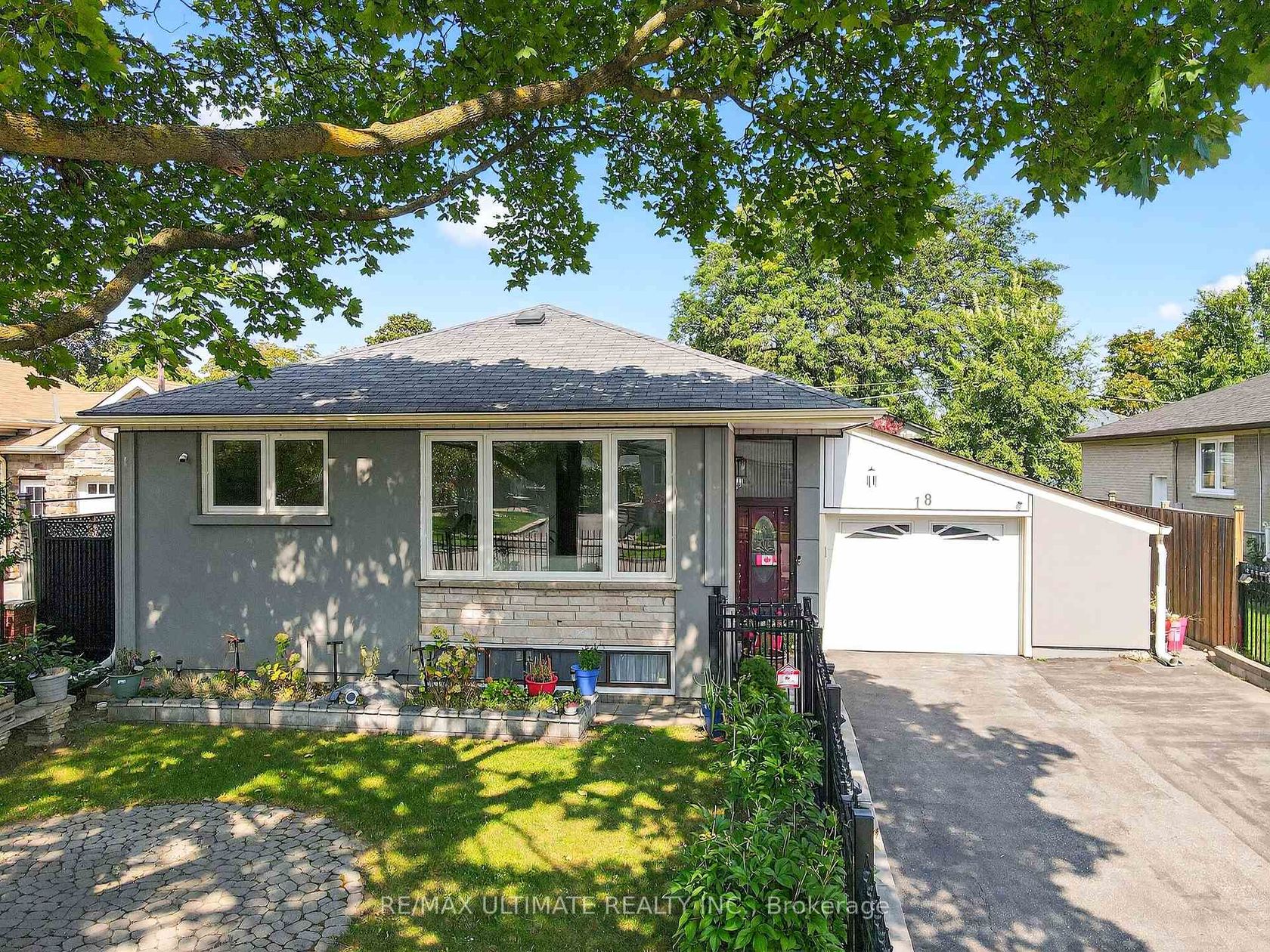 18 Courtwright Road, West Deane, Toronto 