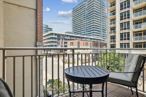 Photo 6 at 324 - 628 Fleet Street, Niagara, Toronto