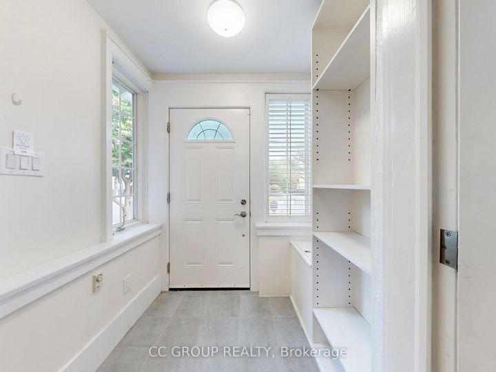 Photo 2 at 162 St Clair Avenue E, Moore Park, Toronto