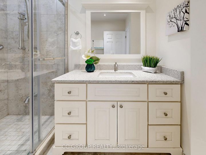 Photo 18 at 162 St Clair Avenue E, Moore Park, Toronto