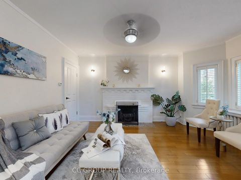Photo 3 at 162 St Clair Avenue E, Moore Park, Toronto