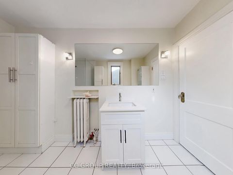 Photo 29 at 162 St Clair Avenue E, Moore Park, Toronto