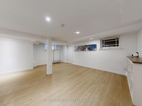 Photo 31 at 162 St Clair Avenue E, Moore Park, Toronto