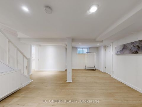 Photo 32 at 162 St Clair Avenue E, Moore Park, Toronto