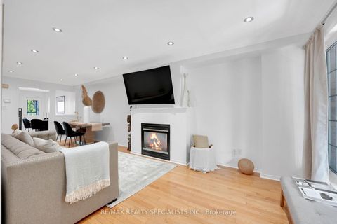 Photo 3 at 134 Rankin Crescent, Junction, Toronto