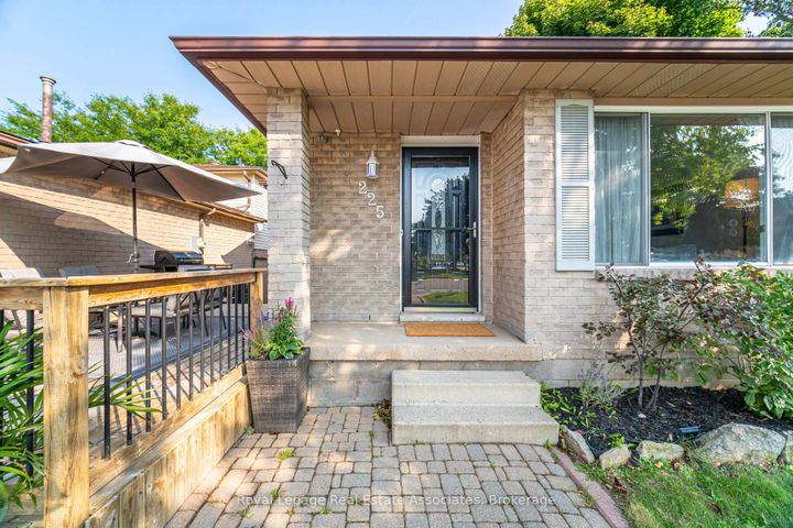 Photo 3 at 225 Golfwood Drive, Gurnett, Hamilton