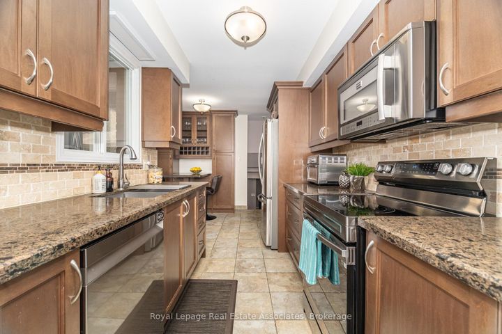 Photo 12 at 225 Golfwood Drive, Gurnett, Hamilton