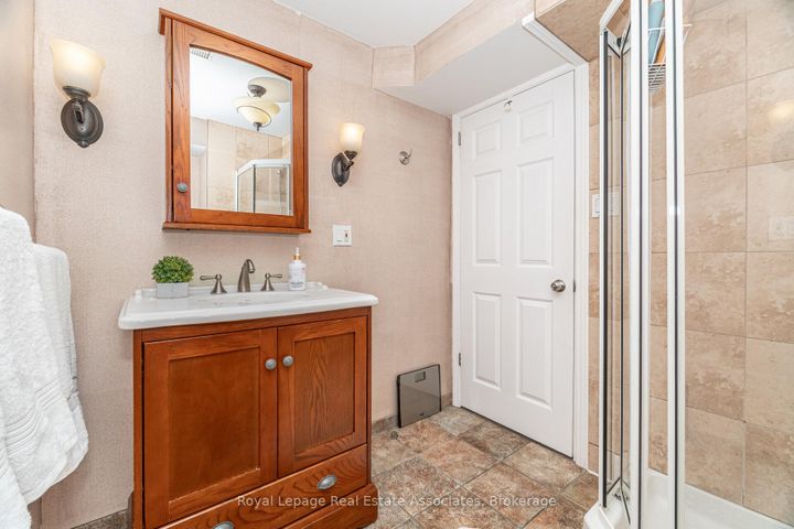 Photo 34 at 225 Golfwood Drive, Gurnett, Hamilton