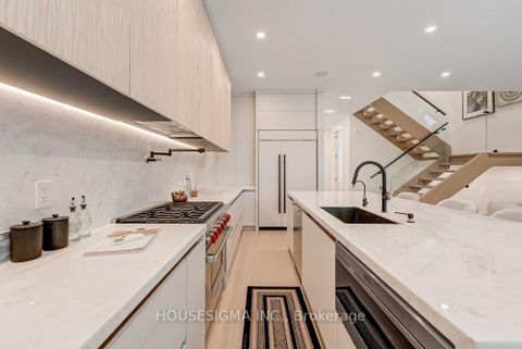 Photo 11 at 188 Duplex Avenue, Eglinton, Toronto