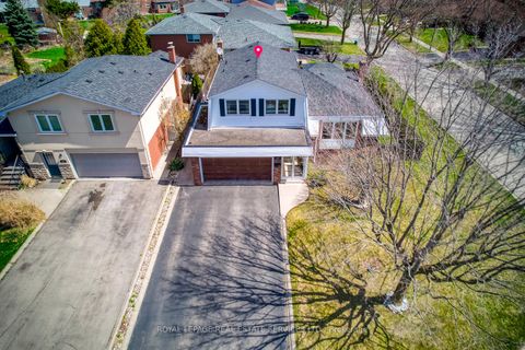 Photo 1 at 317 Ulric Crescent, WO West, Oakville