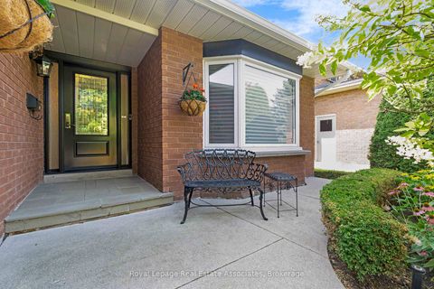Photo 2 at 1202 Monks Passage, GA Glen Abbey, Oakville