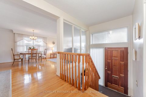 Photo 4 at 91 Denbigh Crescent, CFB, Toronto
