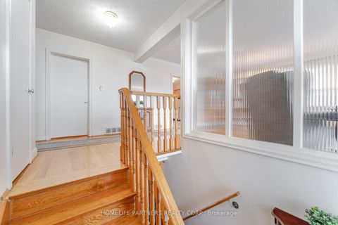 Photo 5 at 91 Denbigh Crescent, CFB, Toronto
