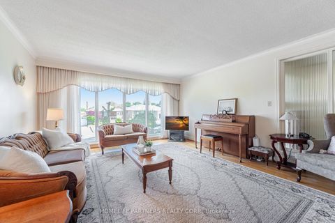 Photo 8 at 91 Denbigh Crescent, CFB, Toronto