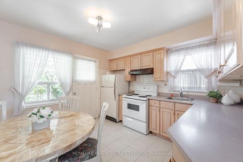 Photo 12 at 91 Denbigh Crescent, CFB, Toronto