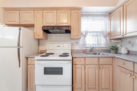 Photo 13 at 91 Denbigh Crescent, CFB, Toronto