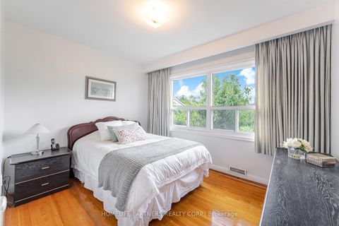 Photo 17 at 91 Denbigh Crescent, CFB, Toronto