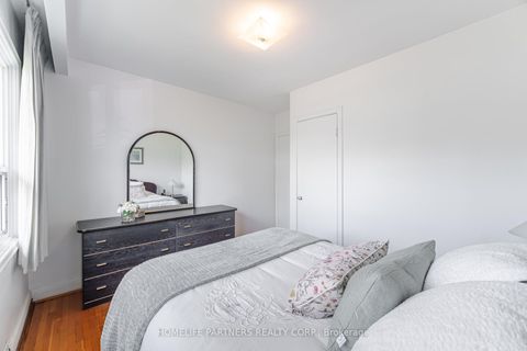 Photo 18 at 91 Denbigh Crescent, CFB, Toronto