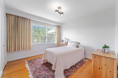 Photo 19 at 91 Denbigh Crescent, CFB, Toronto