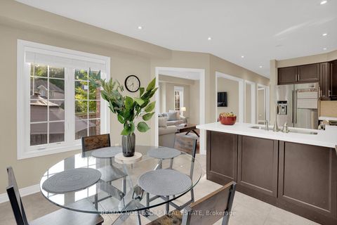 Photo 17 at 25 Aztec Court, Westbrook, Richmond Hill