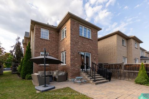 Photo 33 at 25 Aztec Court, Westbrook, Richmond Hill