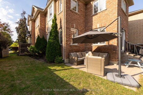 Photo 34 at 25 Aztec Court, Westbrook, Richmond Hill
