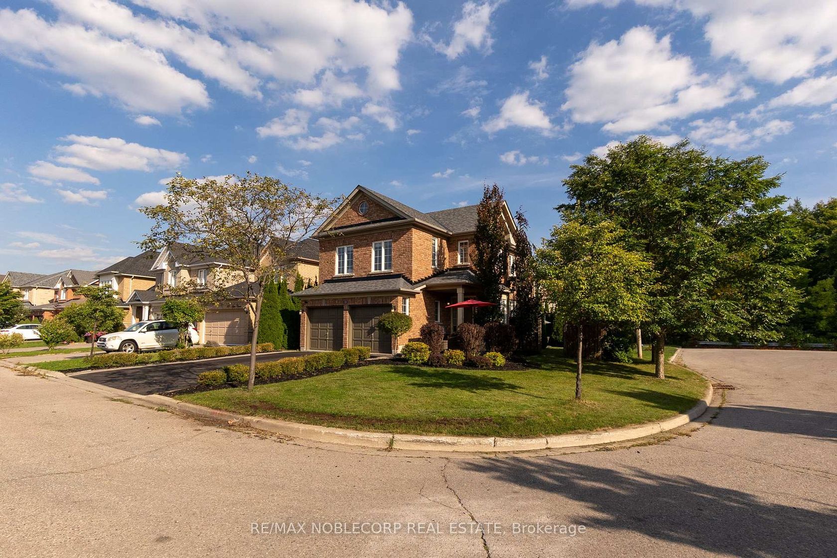 25 Aztec Court, Westbrook, Richmond Hill 