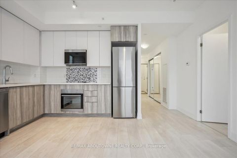 Photo 16 at 2203 - 297 Oak Walk Drive, RO River Oaks, Oakville