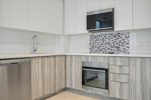 Photo 17 at 2203 - 297 Oak Walk Drive, RO River Oaks, Oakville