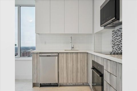 Photo 19 at 2203 - 297 Oak Walk Drive, RO River Oaks, Oakville