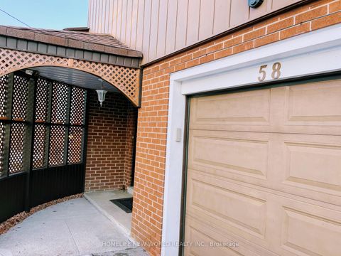Photo 2 at 58 Marathon Crescent, Newtonbrook West, Toronto