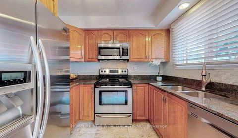 Photo 12 at 58 Marathon Crescent, Newtonbrook West, Toronto