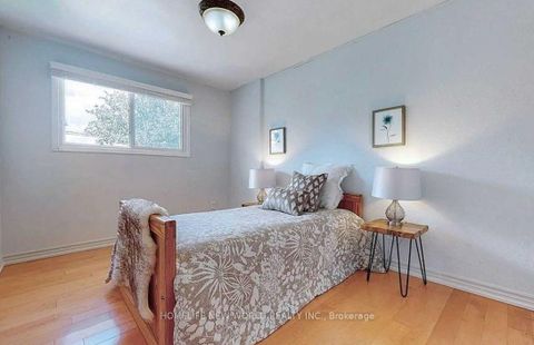Photo 18 at 58 Marathon Crescent, Newtonbrook West, Toronto