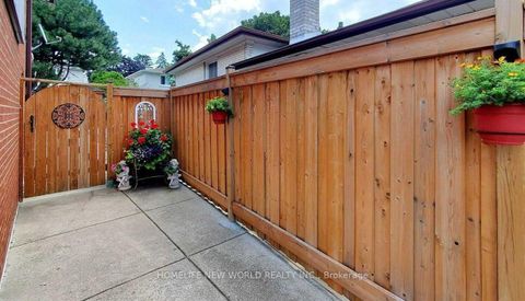 Photo 22 at 58 Marathon Crescent, Newtonbrook West, Toronto