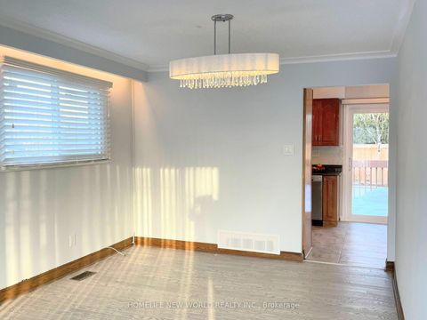 Photo 25 at 58 Marathon Crescent, Newtonbrook West, Toronto