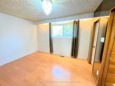 Photo 31 at 58 Marathon Crescent, Newtonbrook West, Toronto