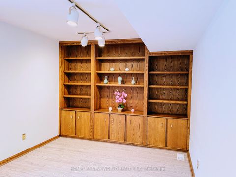 Photo 36 at 58 Marathon Crescent, Newtonbrook West, Toronto
