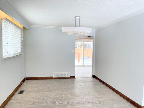 Photo 38 at 58 Marathon Crescent, Newtonbrook West, Toronto