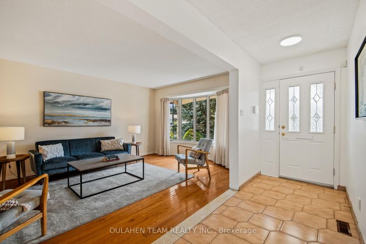 Photo 1 at 27 Hornshill Drive, Agincourt North, Toronto