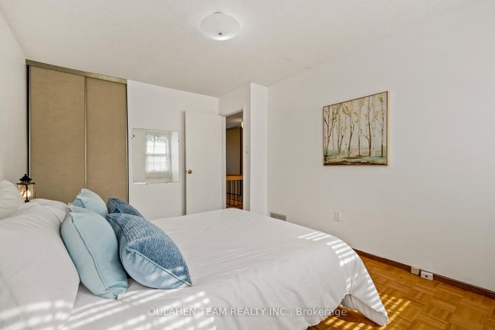 Photo 20 at 27 Hornshill Drive, Agincourt North, Toronto