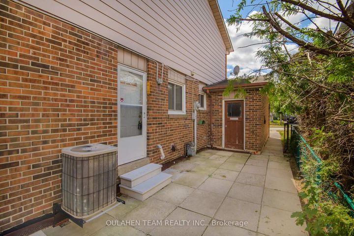 Photo 35 at 27 Hornshill Drive, Agincourt North, Toronto