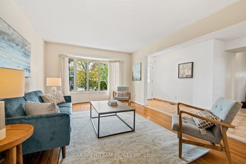Photo 2 at 27 Hornshill Drive, Agincourt North, Toronto