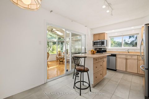 Photo 6 at 27 Hornshill Drive, Agincourt North, Toronto