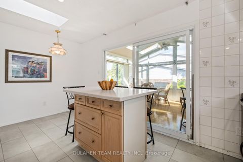 Photo 8 at 27 Hornshill Drive, Agincourt North, Toronto