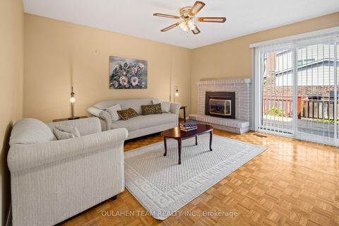 Photo 11 at 27 Hornshill Drive, Agincourt North, Toronto
