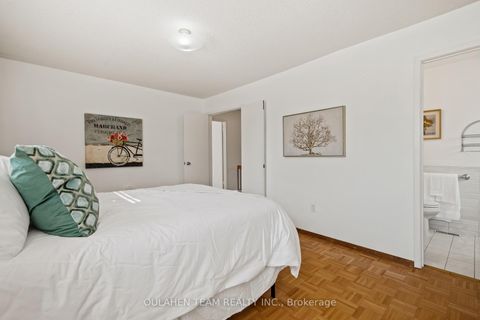 Photo 17 at 27 Hornshill Drive, Agincourt North, Toronto