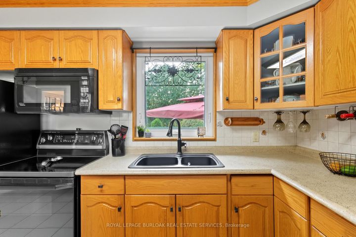 Photo 9 at 1159 Greening Avenue, Lakeview, Mississauga